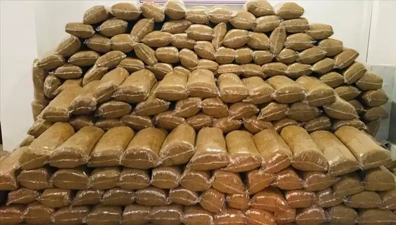 Manisa'da 2 Ton Kaçak Tütün Operasyonu: Tütün Ticareti ile Mücadele Devam Ediyor